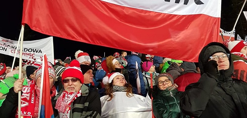 Kibice z Prudnika na Wielkiej Krokwi