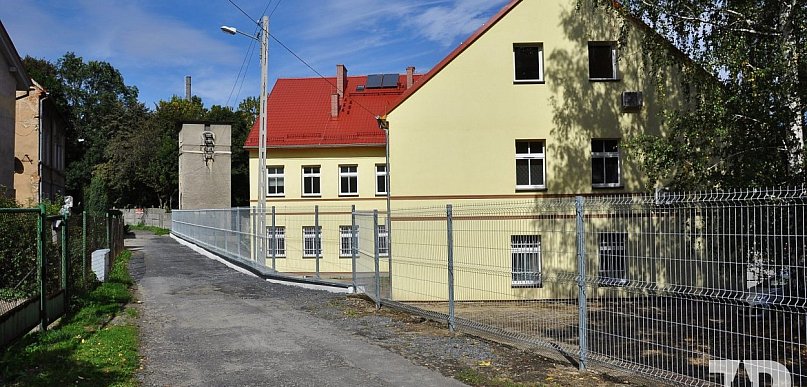 Ulica Kwiatowa: Wzdłuż młynówki