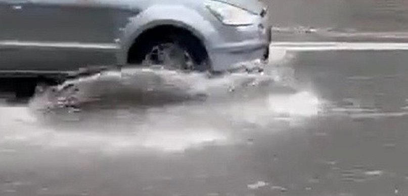 [WIDEO] Ulica Powstańców znów pełna wody