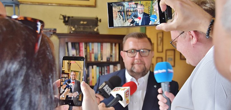 Miliony nie tylko na pałace